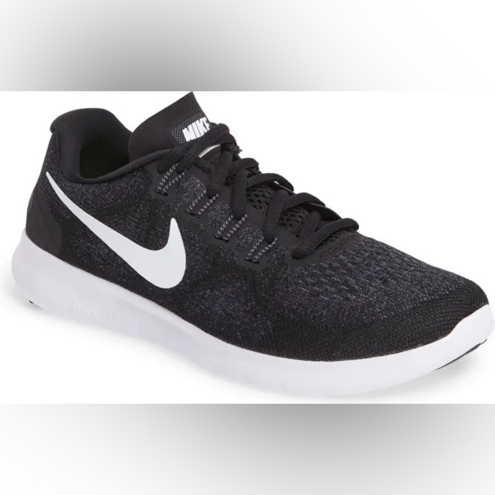 EUC Nike RN 2 Running Shoe Black with White check Size 7.5